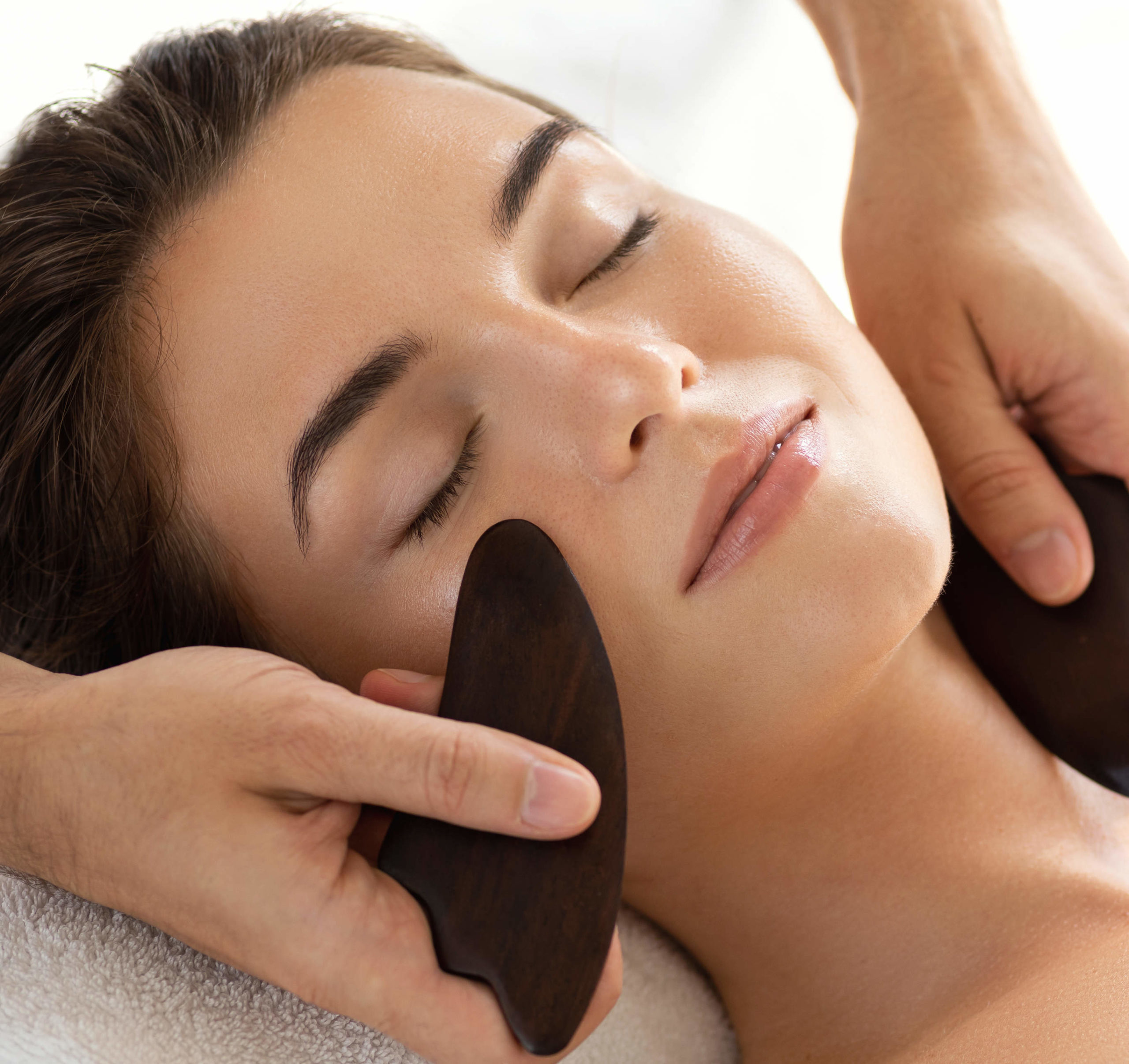 Gua Sha Face Behandlung Beauty Klinik